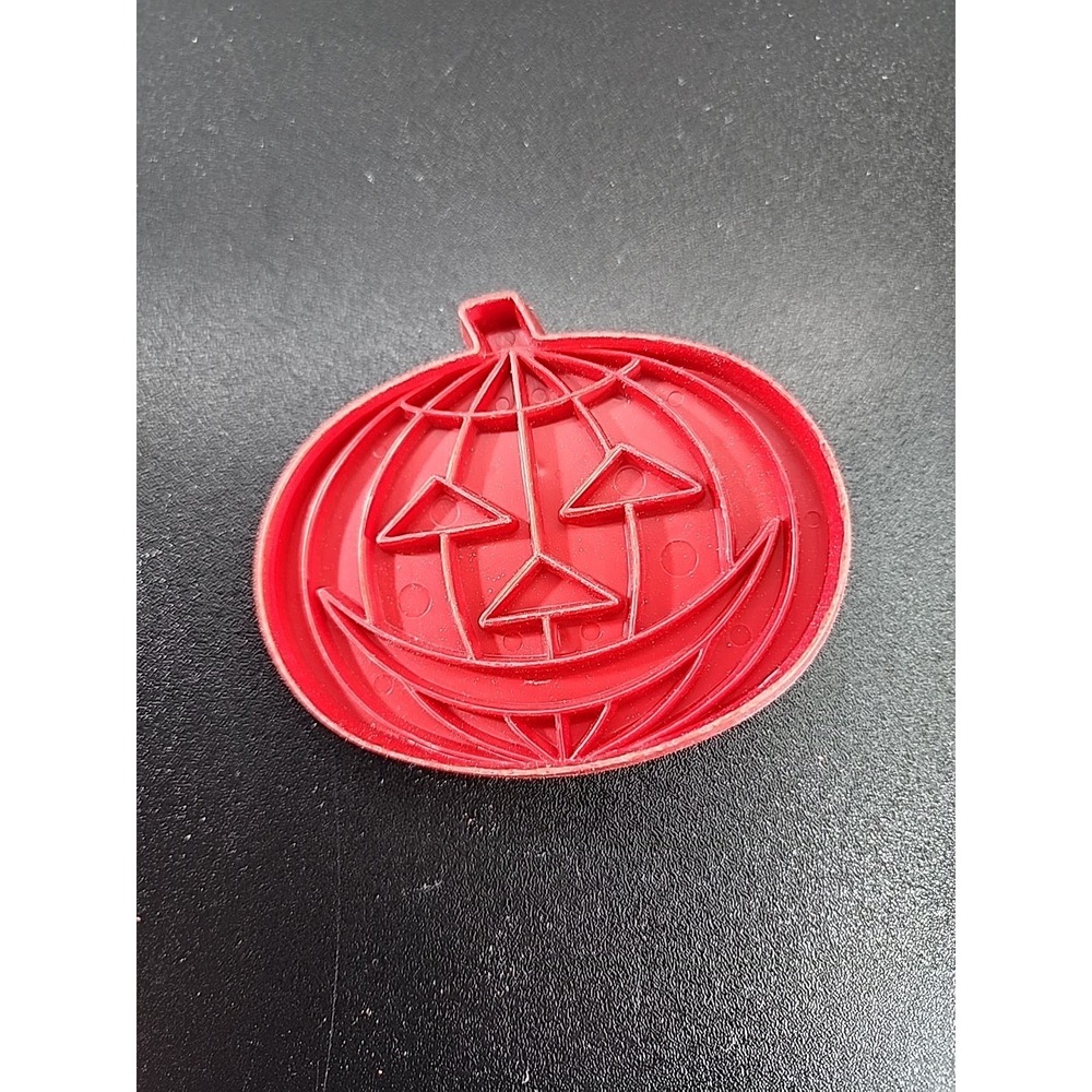 Jack O Lantern‎ 3.5" Pumpkin Imprint Cookie Cutter Vintage Tupperware HALLOWEEN